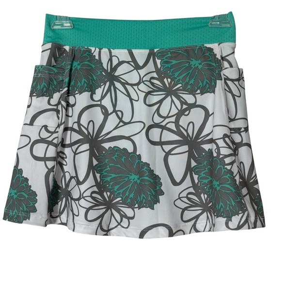 RunningSkirts Green Floral Athletic Skirt | Size 1 | Built-in Briefs & Pockets - Picture 3 of 8